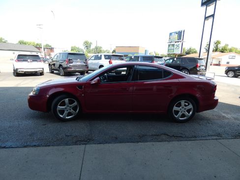 Used 2008 Pontiac Grand Prix GXP FWD image 10
