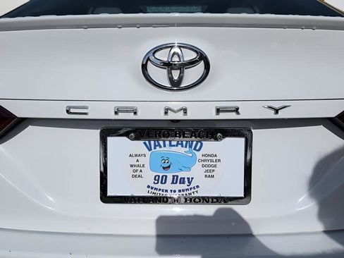 Used 2023 Toyota Camry SE image 10