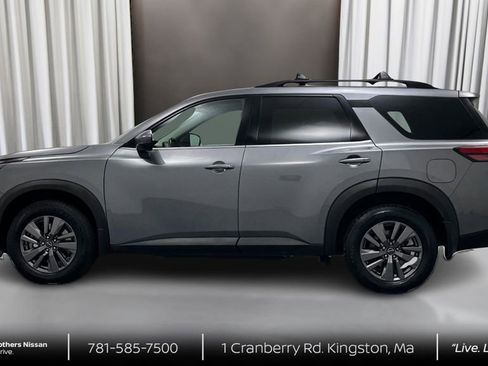 Used 2023 Nissan Pathfinder SV w/ SV Premium Package AWD/4WD image 8