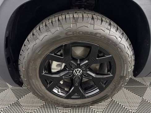 Used 2024 Volkswagen Atlas Peak Edition SE image 10