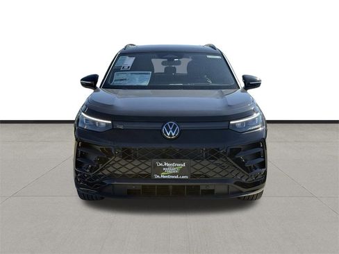 New 2026 Volkswagen Tiguan SE R-Line image 2