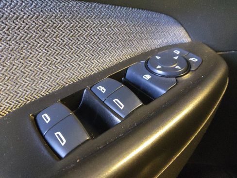 Used 2023 Chevrolet TrailBlazer LT FWD image 27