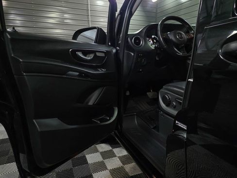 Used 2019 Mercedes-Benz Metris Passenger image 33