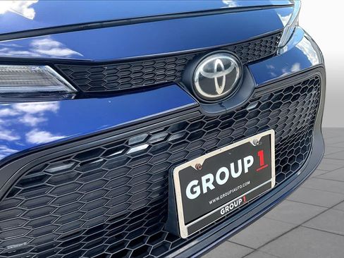 Used 2021 Toyota Corolla LE FWD image 28