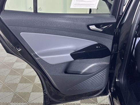 Certified 2021 Volkswagen ID.4 Pro S image 21