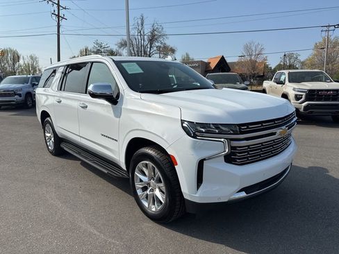 Used 2023 Chevrolet Suburban Premier image 7