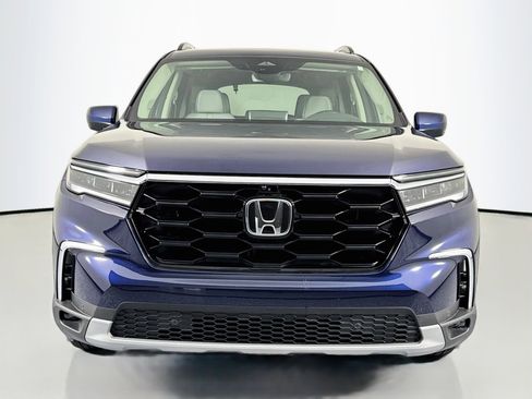 Certified 2025 Honda Pilot Elite image 2