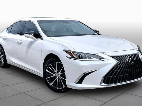 Used 2024 Lexus ES 350 w/ Premium Package FWD image 3