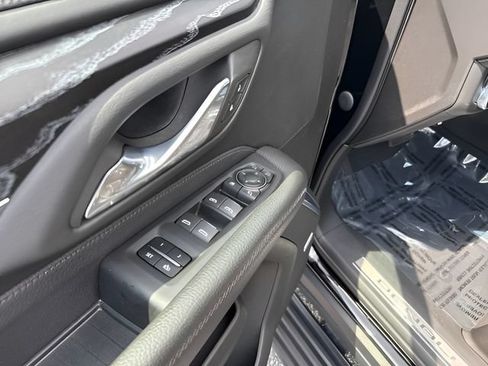 Used 2023 GMC Yukon Denali AWD/4WD image 11