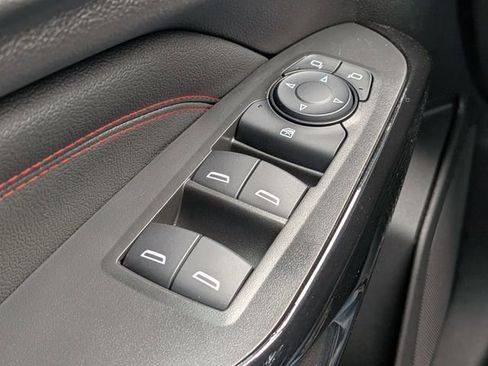 Used 2025 Chevrolet Trax RS w/ Driver Confidence Package FWD image 24