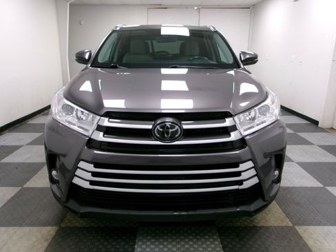Used 2018 Toyota Highlander XLE AWD/4WD image 18