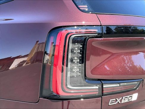 New 2026 Volvo EX90 Plus AWD/4WD image 25