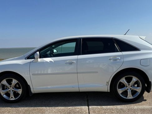 Used 2010 Toyota Venza w/ Premium Pkg #2 image 7