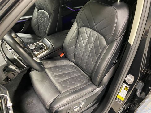 Certified 2024 BMW X7 xDrive40i w/ Premium Package image 17