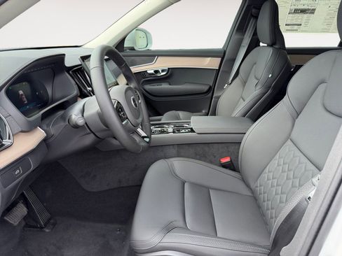 New 2026 Volvo XC90 B6 Core w/ Protection Package Premier image 9