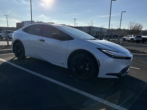 New 2026 Toyota Prius AWD image 2