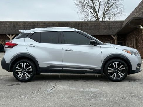 Used 2018 Nissan Kicks SR FWD image 7