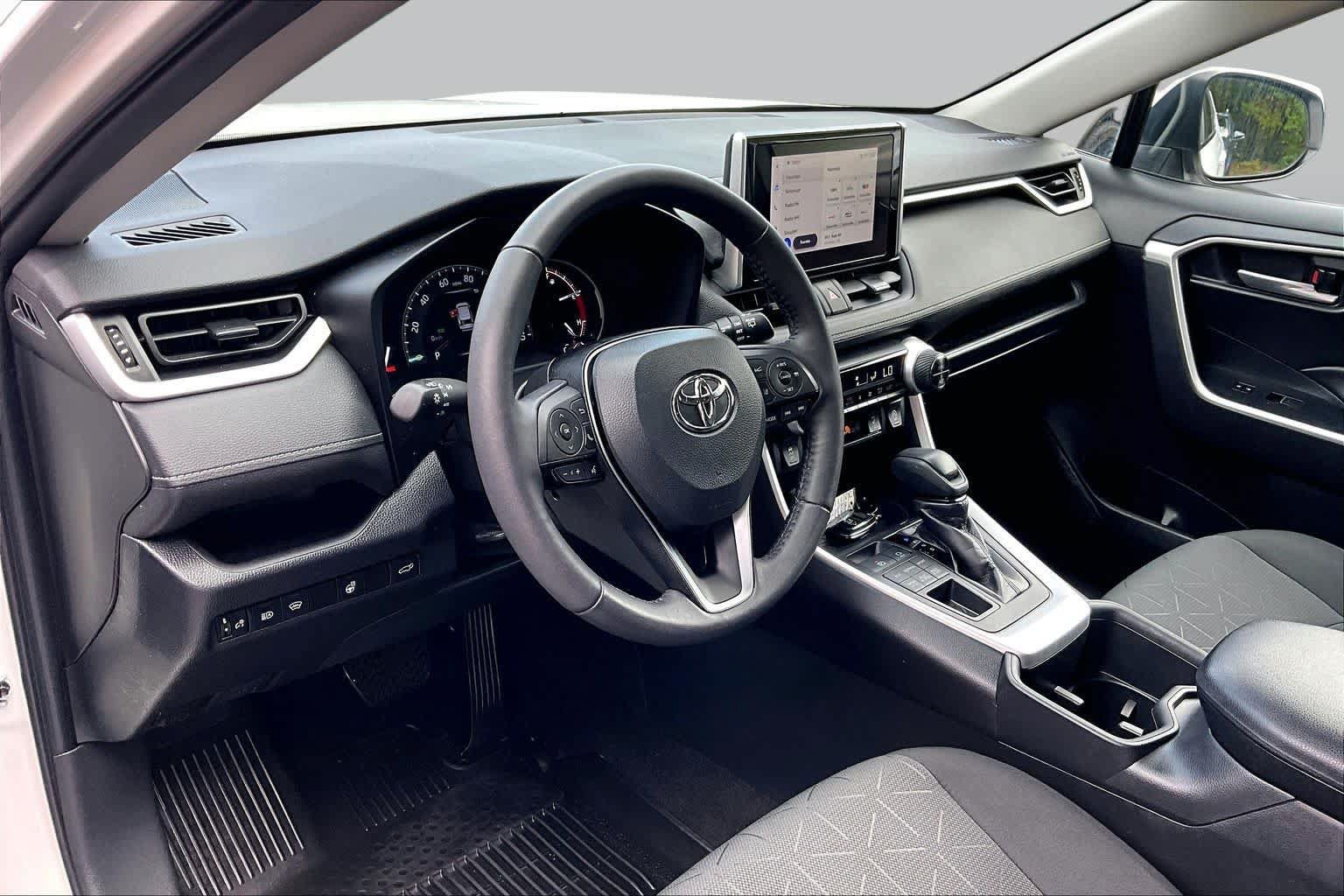 Used 2023 Toyota RAV4 XLE w/ Convenience Package AWD/4WD image 17