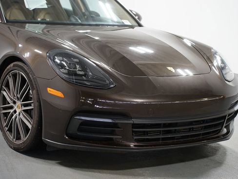 Used 2018 Porsche Panamera image 4