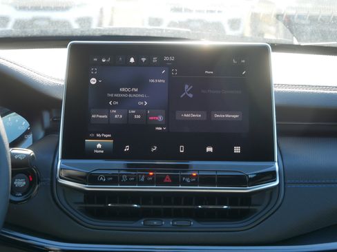 New 2026 Jeep Compass Limited image 10