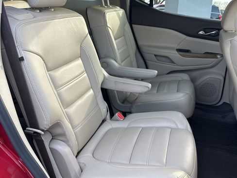 Used 2019 GMC Acadia Denali image 16