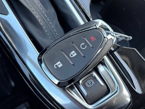 Used 2025 Chevrolet Trax LT w/ LT Convenience Package FWD image 21