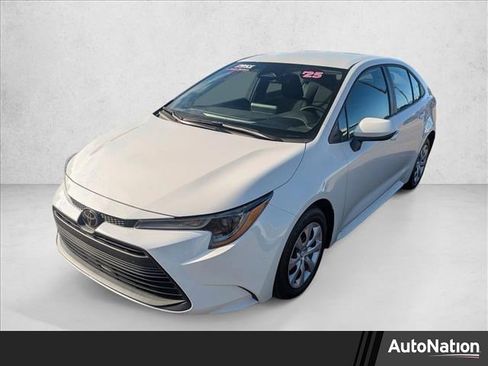 Used 2025 Toyota Corolla LE image 1