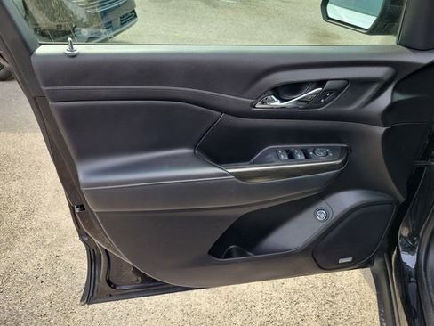 Used 2023 GMC Acadia SLT image 10