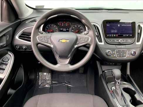 Used 2024 Chevrolet Malibu LT image 4