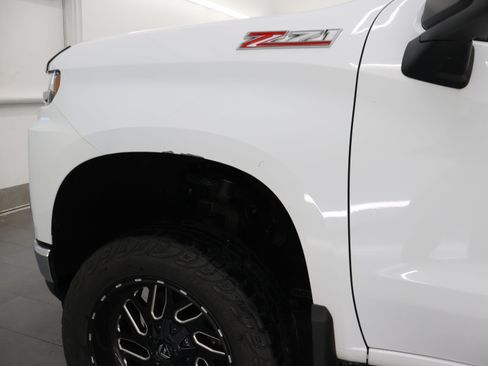 Used 2019 Chevrolet Silverado 1500 LT w/ True North Edition AWD/4WD image 32