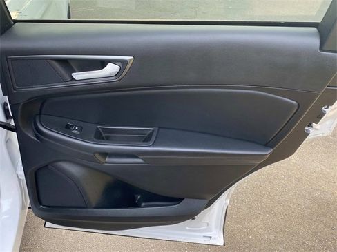 Used 2023 Ford Edge SE w/ Black Appearance Package image 34