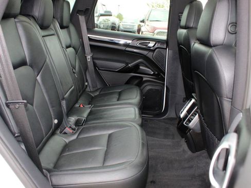Used 2016 Porsche Cayenne Platinum Edition image 19