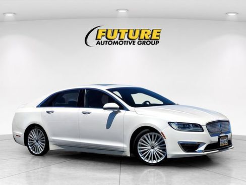 Used 2017 Lincoln MKZ Reserve w/ Luxury Package FWD image 3