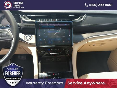 Used 2023 Jeep Grand Cherokee L Limited w/ Luxury Tech Group II AWD/4WD image 25