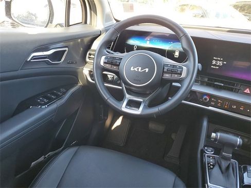 Certified 2025 Kia Sportage SX image 9