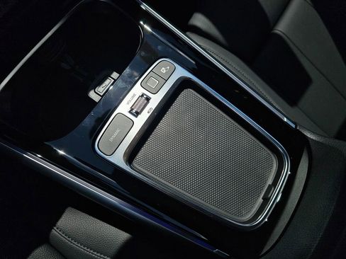 Used 2026 Mercedes-Benz GLB 250 image 24