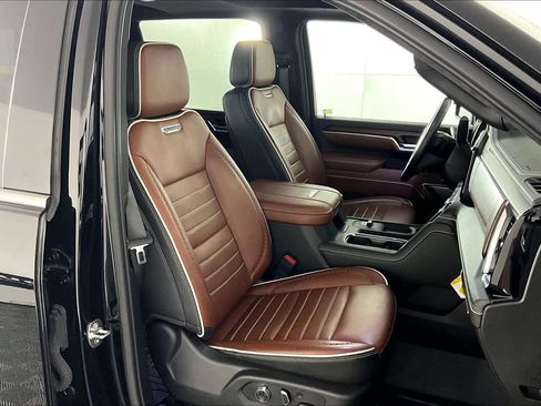 Certified 2025 GMC Sierra 3500 Denali Ultimate image 9