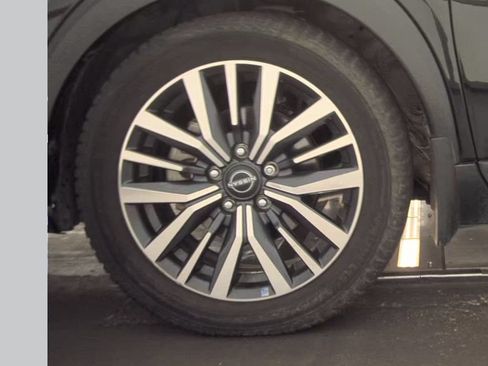 Used 2023 Nissan Kicks SV FWD image 5