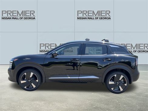 New 2025 Nissan Kicks SR w/ SR Premium Package image 24