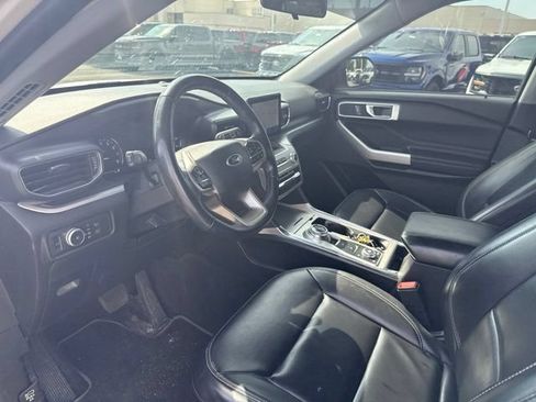 Used 2021 Ford Explorer XLT w/ Equipment Group 202A AWD/4WD image 10