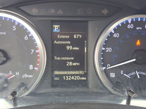 Used 2017 Toyota Highlander LE image 17