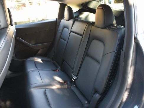 Used 2022 Tesla Model Y Performance image 24