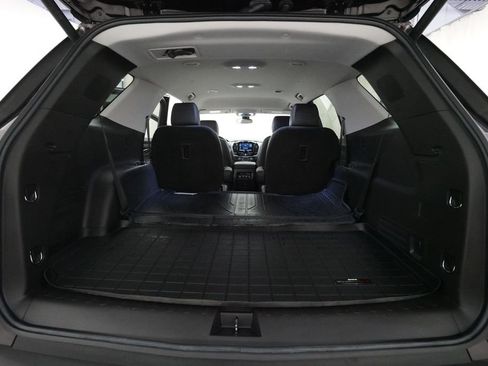 Used 2021 Chevrolet Traverse LT w/ LPO, Floor Liner Package AWD/4WD image 10