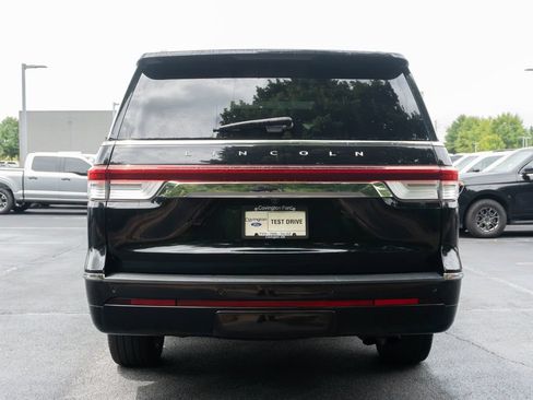 Used 2022 Lincoln Navigator L Reserve RWD image 10
