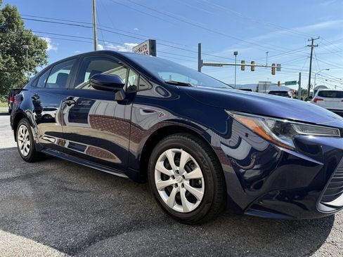 Used 2023 Toyota Corolla LE w/ Carpet Mat Package (TMS) FWD image 6