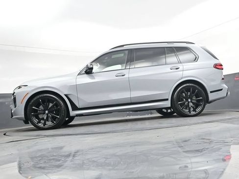 Used 2025 BMW X7 M60i AWD/4WD image 44
