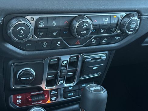 New 2026 Jeep Wrangler Unlimited Rubicon AWD/4WD image 19