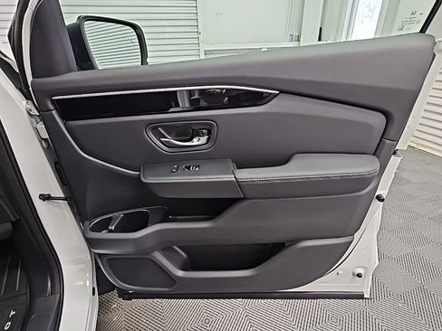New 2025 Honda Pilot EX-L image 41