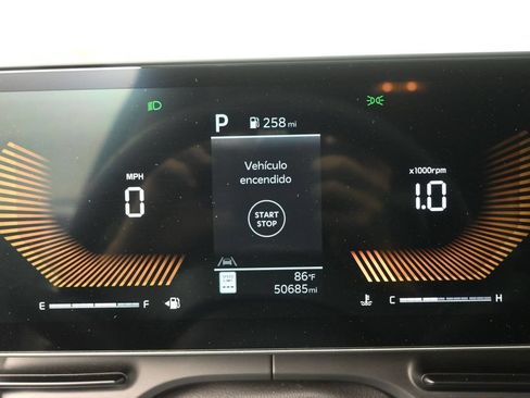 Used 2025 Kia Carnival FWD image 13