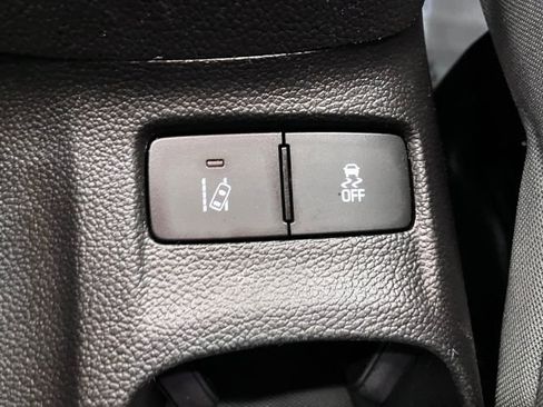 Used 2020 Chevrolet Sonic LT image 31